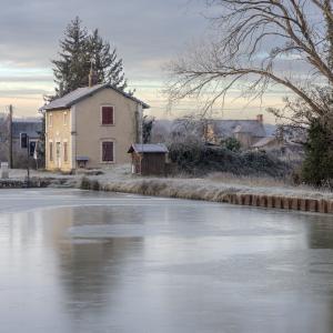 Matin givré sur l'écluse d'Ouzouer